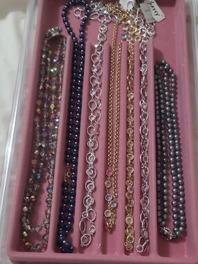 Enhance your jewelry collection. Timeless Class lot of 7 Long  Vintage necklaces